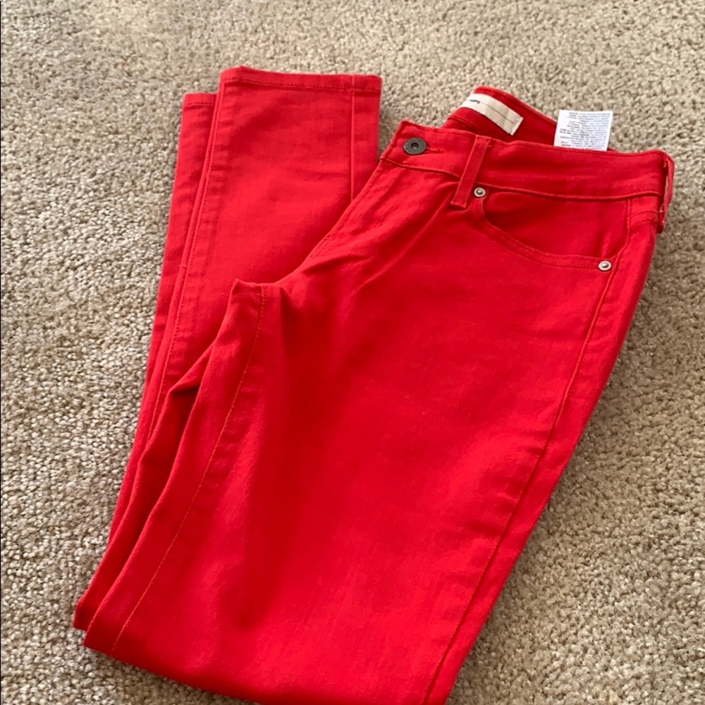 ☘️NWOT ☘️Red LEVIS size 6M W28L32 - Picture 5 of 15